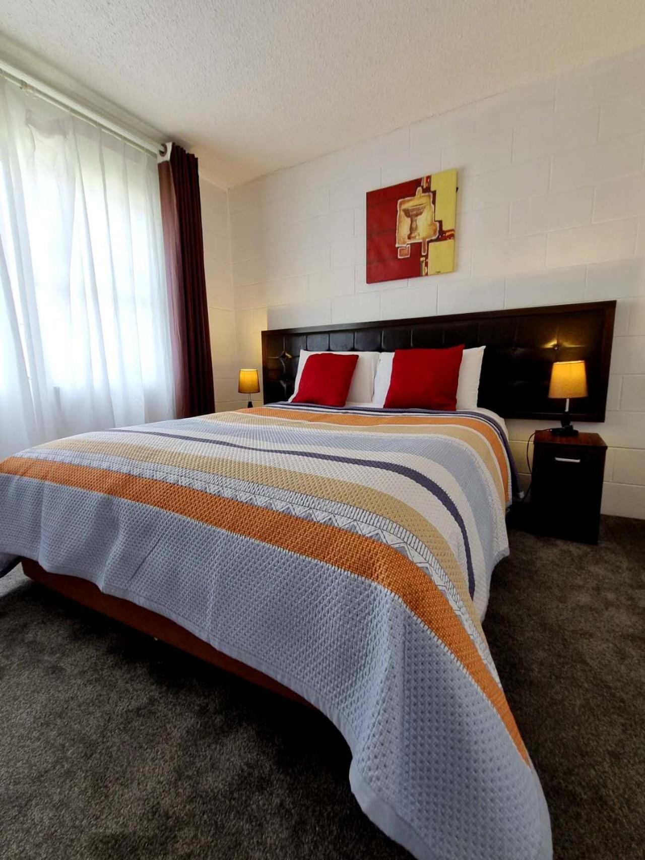 Cedar Lodge Motel แฮมิลตัน ภายนอก รูปภาพ