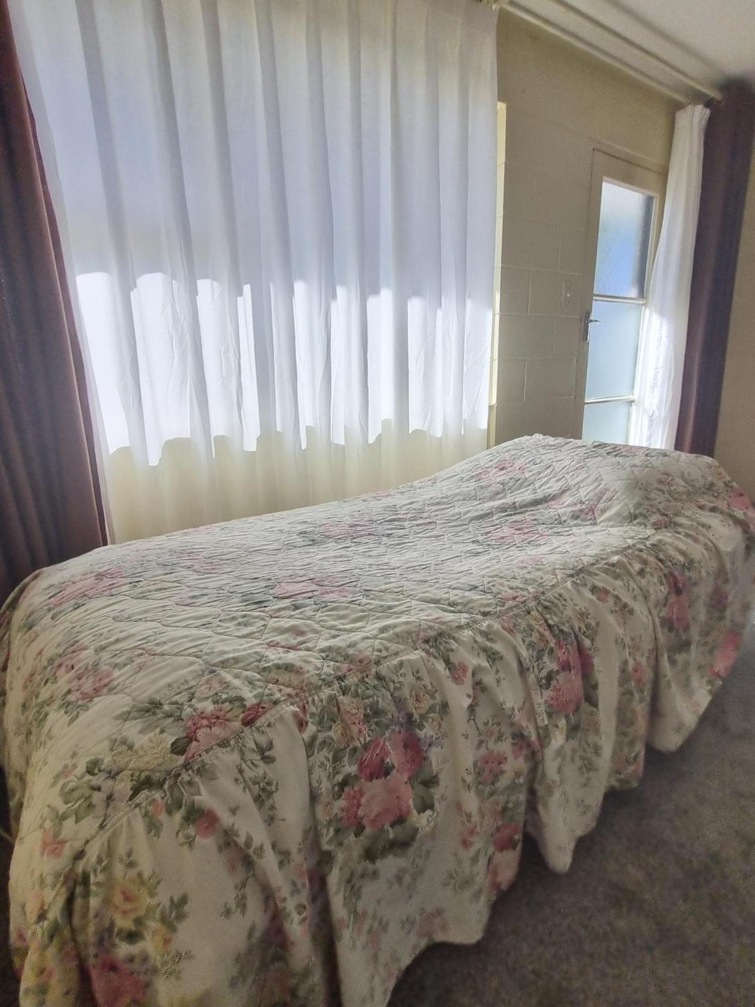 Cedar Lodge Motel แฮมิลตัน ภายนอก รูปภาพ